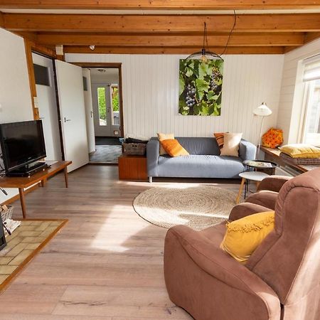 Villa Vakantiehuis Met Fraai Uitzicht à Echten  Extérieur photo